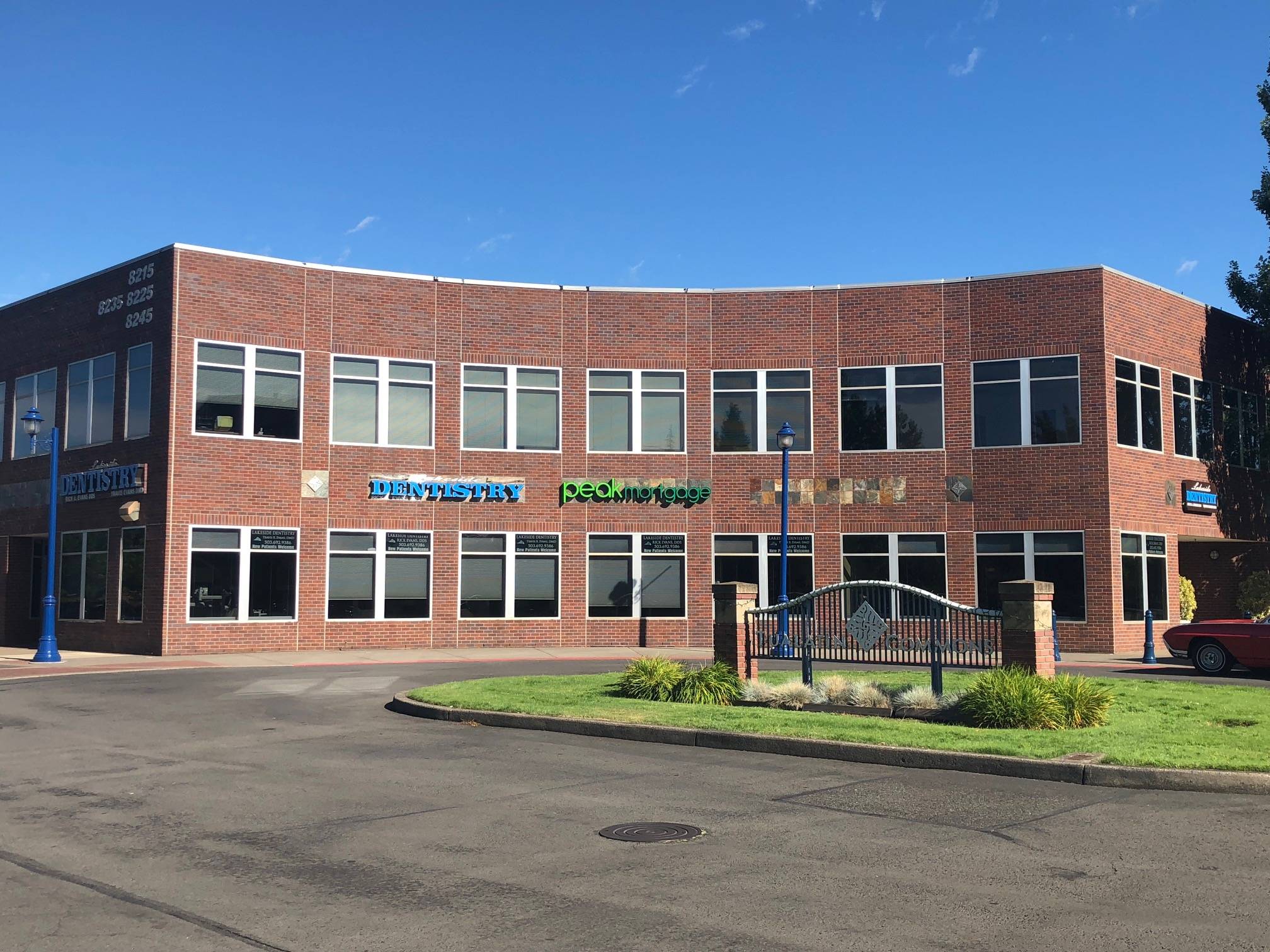 Tualatin Commercial Real Estate 8215 SW TualatinSherwood Rd